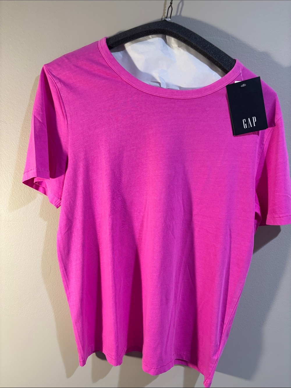 NWT GAP Bright Pink Short-Sleeve Crewneck Tee